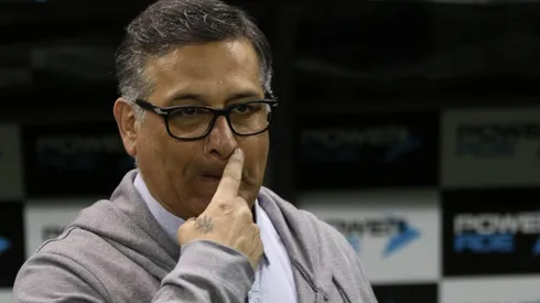 El técnico de Unión Española, Ronald Fuentes, fue expulsado por excesos verbales