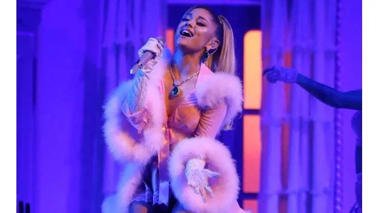 Ariana Grande falla en los Grammys 2020