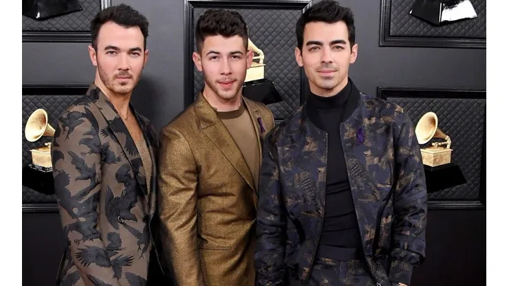 Trollean a Jonas Brothers por "lucir" comida en sus dientes en los Grammys