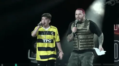 El Menor representando en Madrid con la camiseta de Coquimbo Unido.