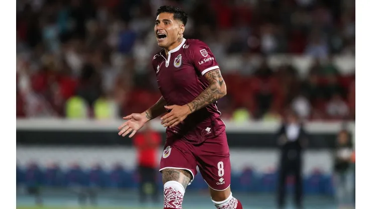 Leyton le dio el ascenso a La Serena con una rodilla menos.