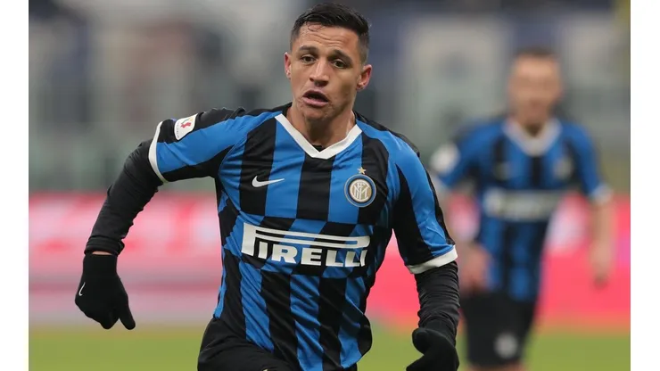 Alexis, poco y nada que hacer contra Cagliari.