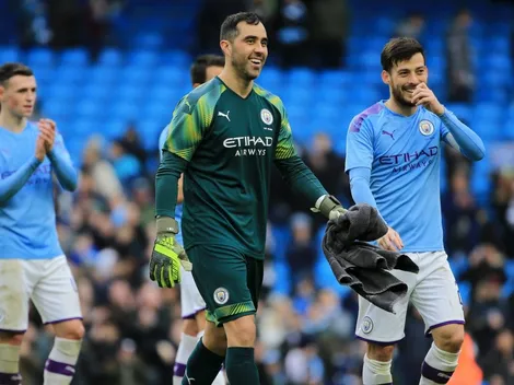 El City golea y clasifica en la FA Cup con Bravo en el arco
