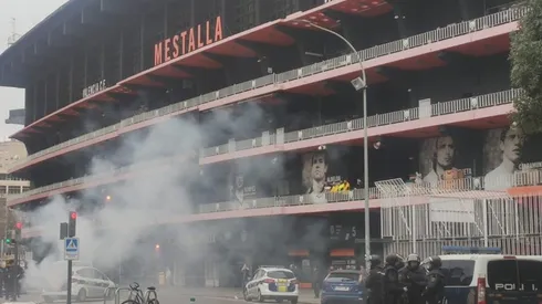 Graves incidentes entre hinchas de Valencia y Barcelona.