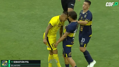 Guillermo Pacheco le dio flor de cabezazo a Sebastián Pol y se ganó la primera roja del campeonato