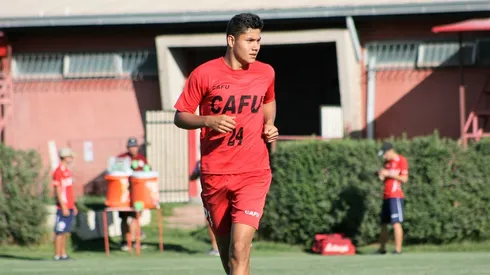Canterano de Unión San Felipe entrena y aprende en Estudiantes de La Plata
