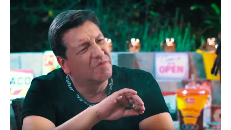 JC Rodríguez fuma marihuana con Pablo Chill-E