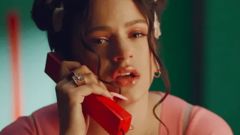 Rosalía sorprende con "Juro Que"
