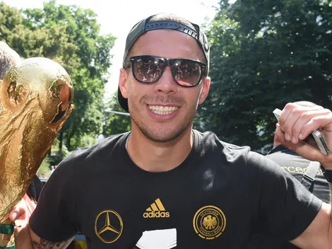 Lukas Podolski continuará su carrera en el Antalyaspor de Turquía