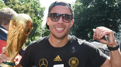 Podolski continuará su carrera en el Antalyaspor