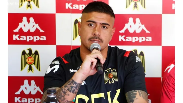 Mono Sánchez en la presentación de la camiseta de UE.