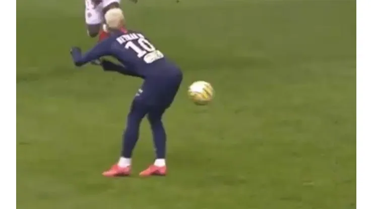 Neymar y su pase "a todo cachete".