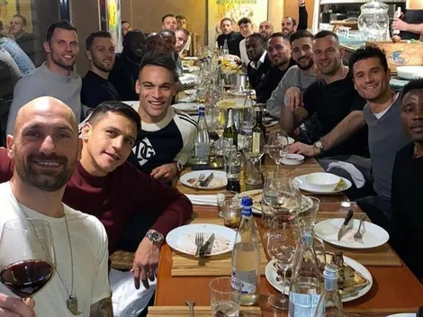 Video: Alexis y el plantel del Inter cantan a Bob Marley en el "bautizo" de Ashley Young