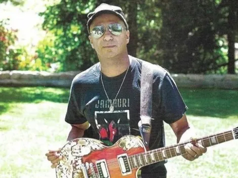 Tom Morello posa con bandera mapuche