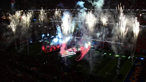 El año pasado fue Maroon 5 el grupo invitado.