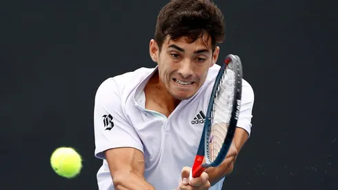 Cristian Garin enfrenta a Milos Raonic en Australia.