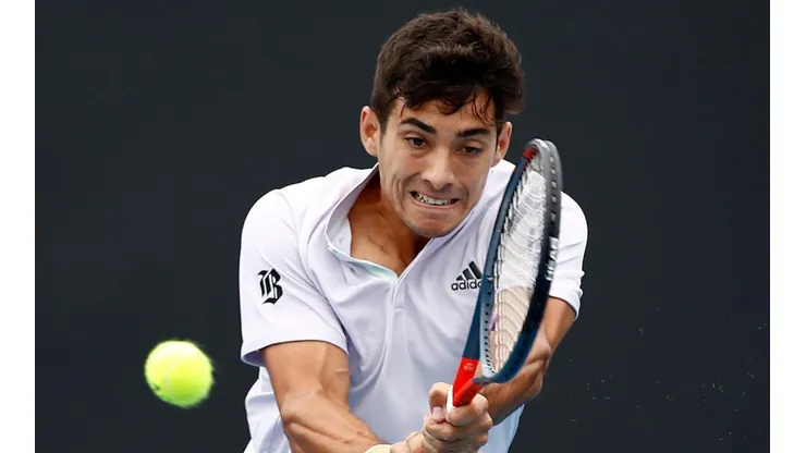 Cristian Garin enfrenta a Milos Raonic en Australia.
