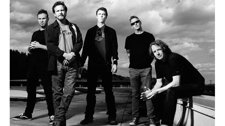 Pearl Jam sorprende a sus fanáticos con "Dance of the Clairvoyants"