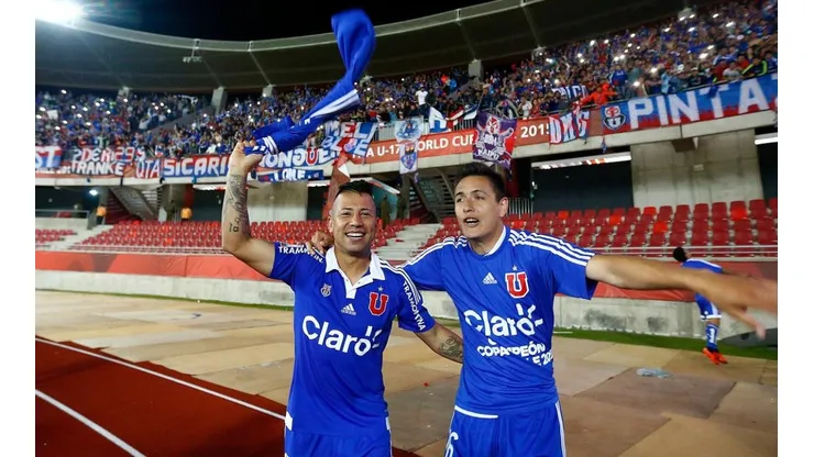 Leo Valencia celebrando el título de 2015 con Matías Rodríguez