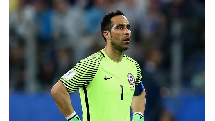Claudio Bravo reacciona a situación del Hospital Gustavo Fricke