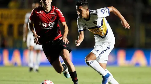 Boca Juniors estrena camiseta y vence a rival de Colo Colo en Copa Libertadores