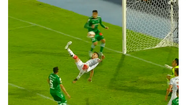 La tremenda chilena con que Deportes Copiapó se pone en ventaja ante Deportes Temuco