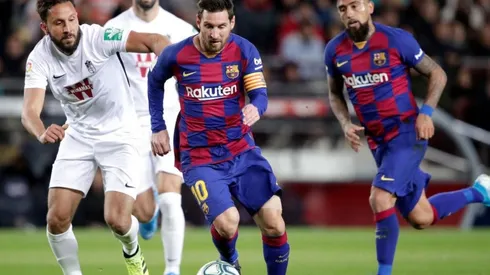 Arturo Vidal responde a Quique Setién y es clave para trabajado triunfo del Barcelona ante el Granada