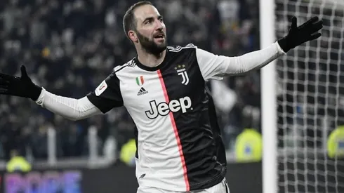 El delantero suma 13 títulos en su carrera profesional.