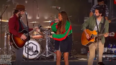 Morat canta uno de sus hits junto a Cami en Olmué