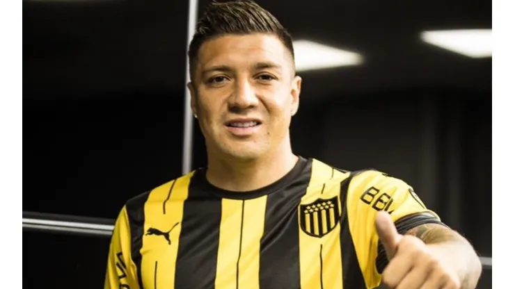 Esta será la octava camiseta que vestirá en su carrera.