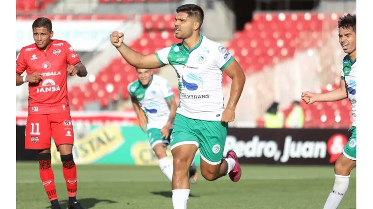 Mal debut: Lionel Altamirano recibe seis fechas de castigo en su primer partido con Puerto Montt