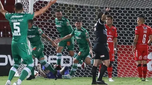 Deportes Temuco celebra ante Ñublense. Jugará la final el domingo con Deportes Copiapó para ver quién enfrenta a La Serena.