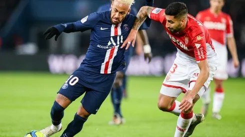 Maripán marcando a Neymar