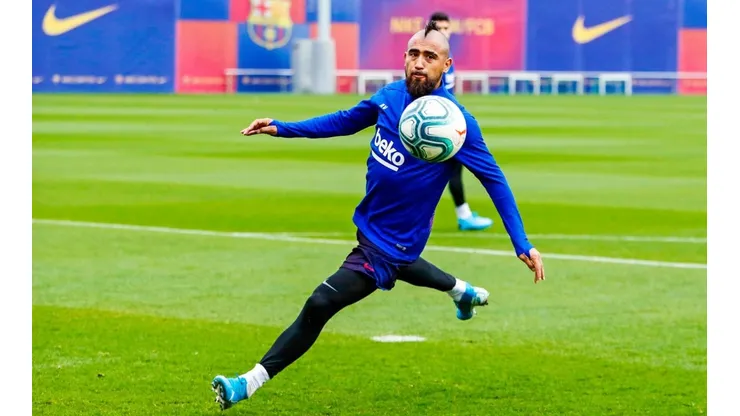 Arturo Vidal fue parte de la primera práctica de Quique Setién en Barcelona, esta mañana