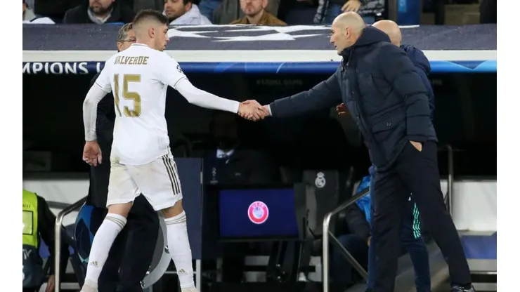 Zinedine Zidane le presta ropa a Federico Valverde: "Es una falta grosera pero había que hacerla"