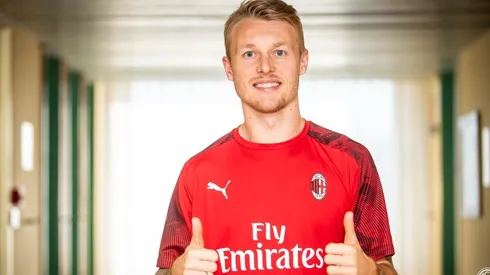 AC Milán refuerza su defensa con el zaguero danés Simon Kjaer