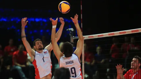 Voleibol: Chile vence a Perú y se ilusiona con clasificar a Tokio 2020