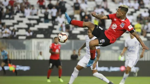 Valencia comienza a mostrar sus cualidades en Colo Colo.