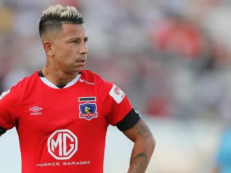 Colo Colo estrena en cancha su camiseta roja