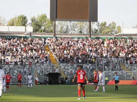 Colocolinos se manifiestan contra el Presidente Piñera en amistoso