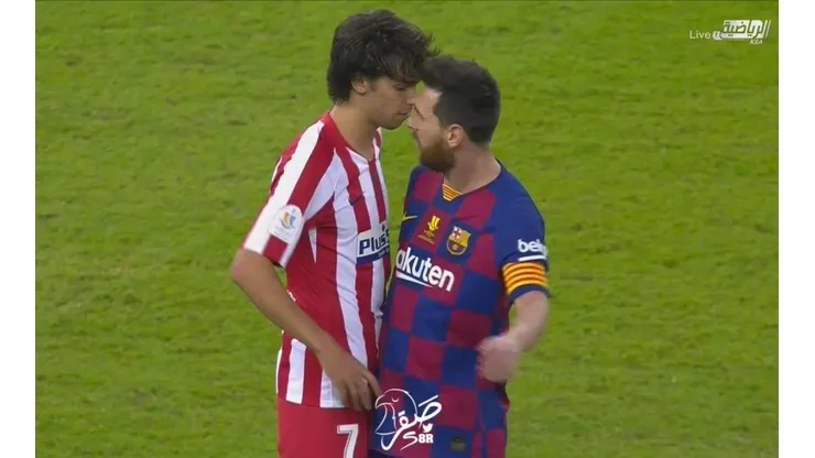 Acalorada discusión entre Messi y Felix