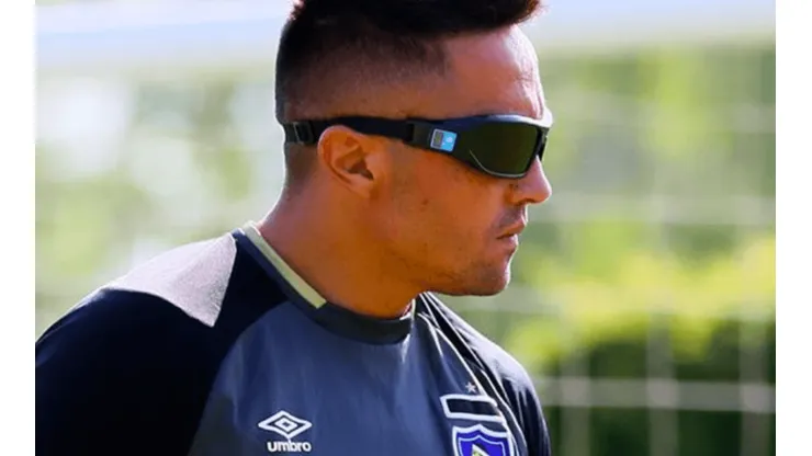 Arqueros de Colo Colo se lucen entrenando con lentes de última tecnología