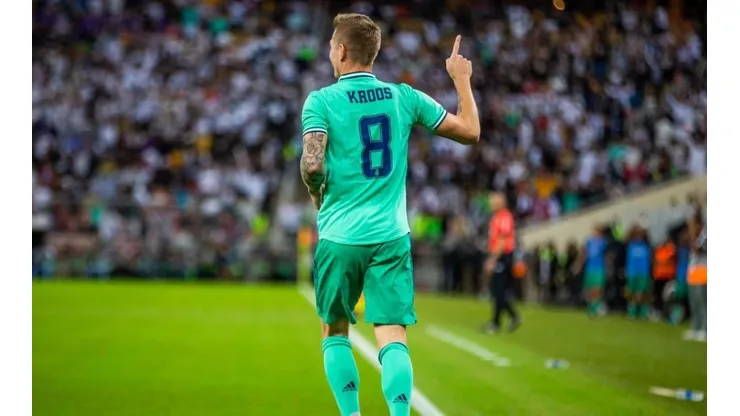 Kroos festeja su joyita.