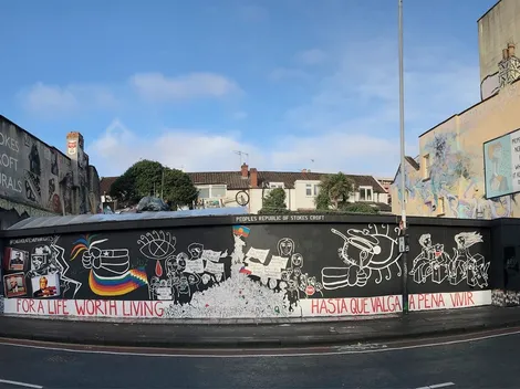 Inglaterra: Pintan mural en apoyo al movimiento social de Chile