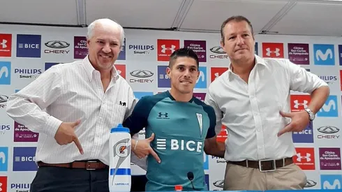 El delantero enfrentó los micrófonos por primera vez en San Carlos de Apoquindo.