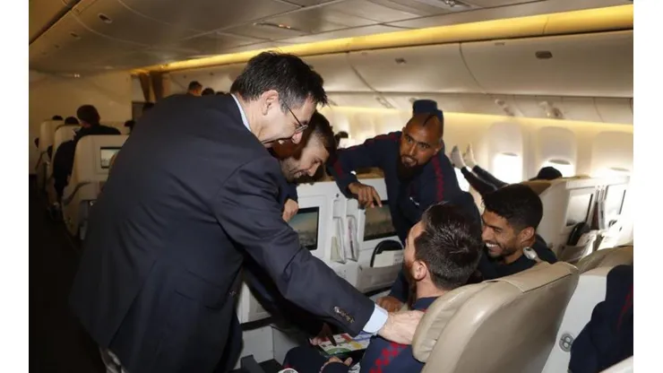 Arturo Vidal fue protagonista del viaje de Barcelona a Arabia Saudita