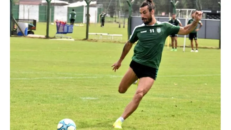 Julio César Falcioni, ni ahí con la adicción al cigarro de Daniel Osvaldo: "Si está fumando, que venga y me convide"