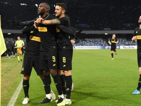 Inter golea a Napoli para seguir en la cima del Calcio