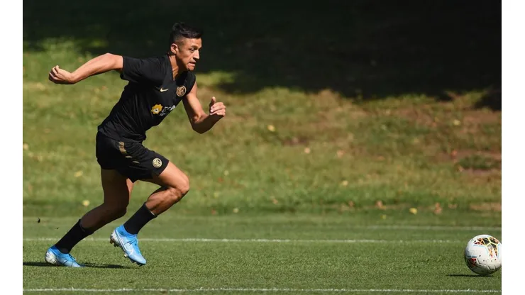 Alexis Sánchez tiene la gran opción de reaparecer en Inter esta tarde ante el Napoli