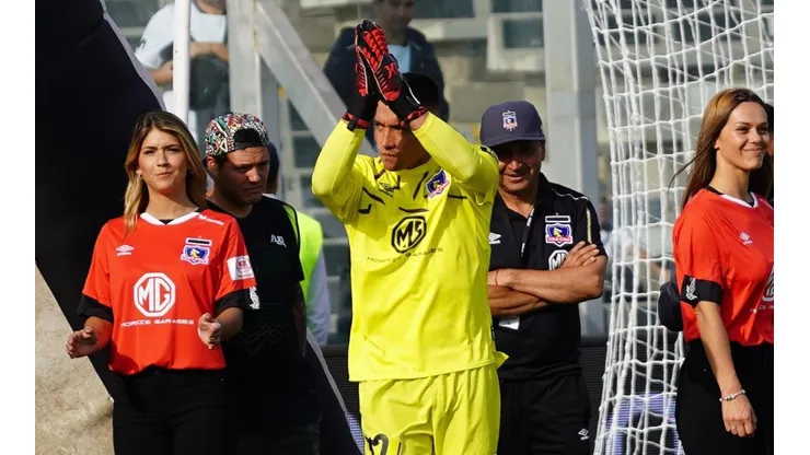 Miguel Pinto empezó pifiado y terminó entre aplausos. De locos.